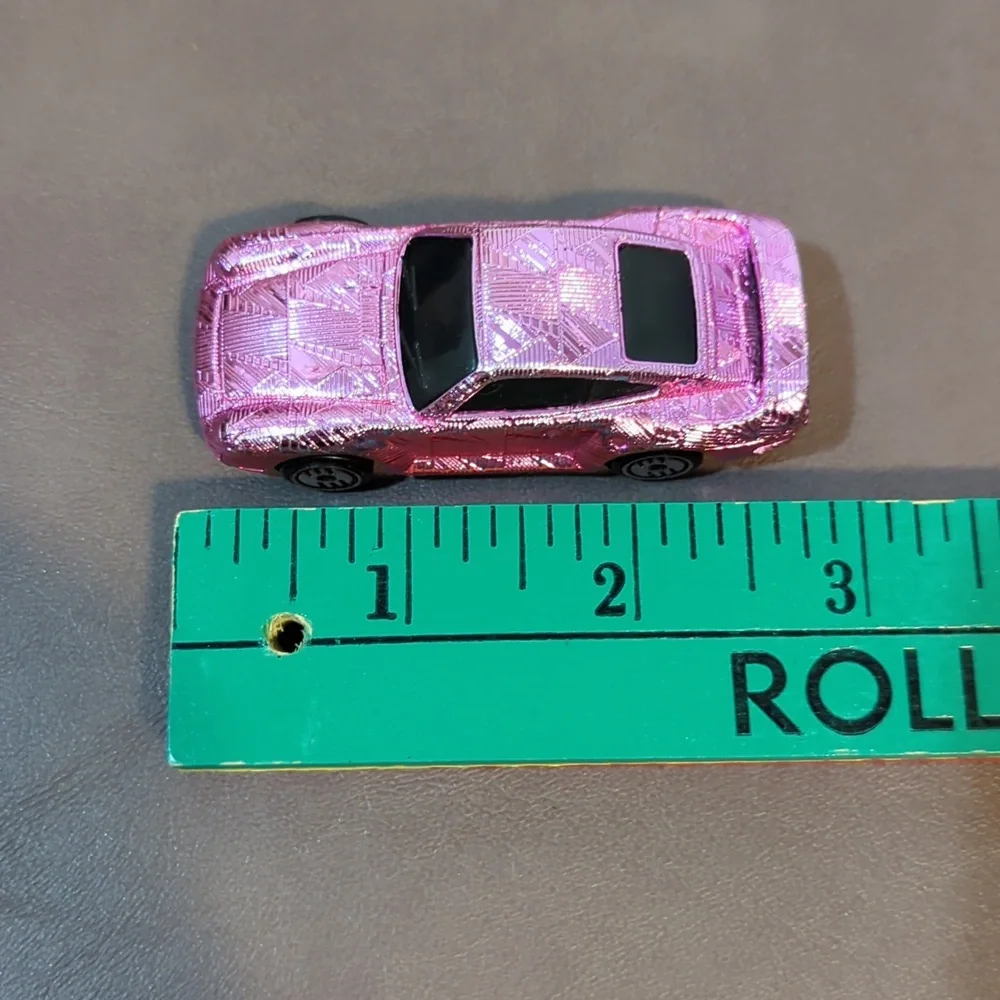 1987 Hot Wheels Metallic Pink Porsche 959 Gleam Team Die Cast Car